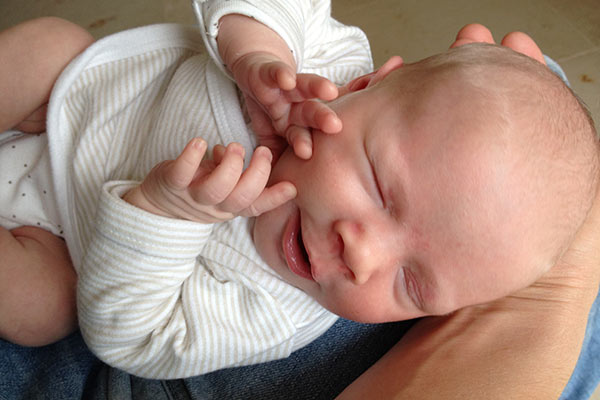 Foto eines Babys als Abbildung für die osteopathische Behandlung von Säuglingen.